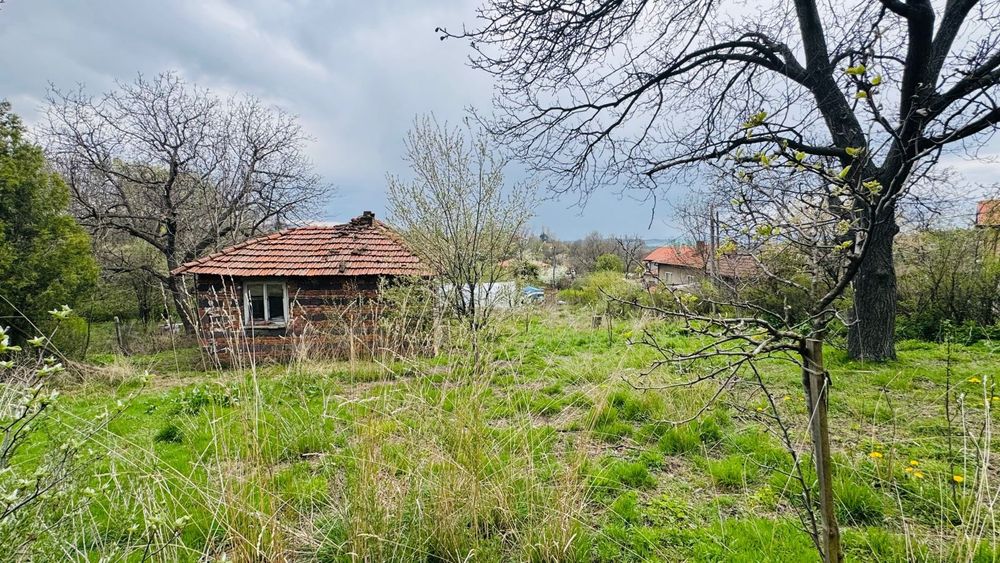 Парцел в Перник, област-с.Дивотино площ 875 цена 60000