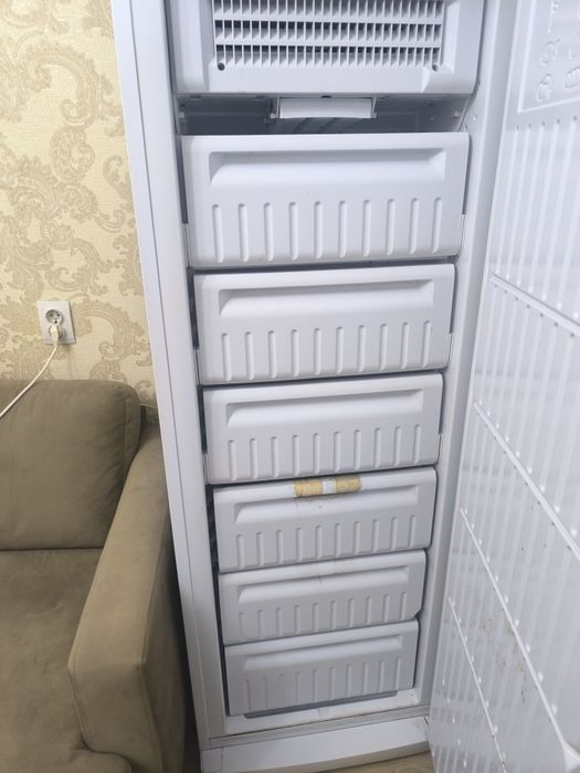 Продам морозильную камеру