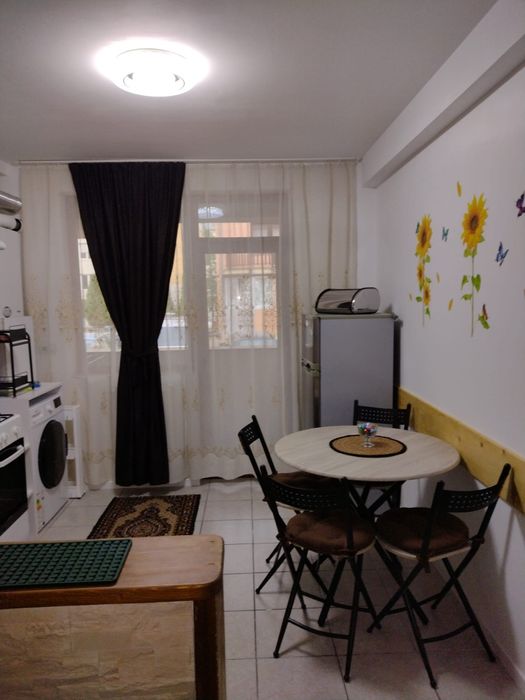 Închiriez apartament