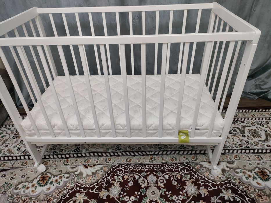 Детская деревянная кровать