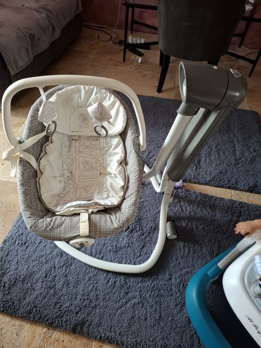 Vând balansoar bebe Joie