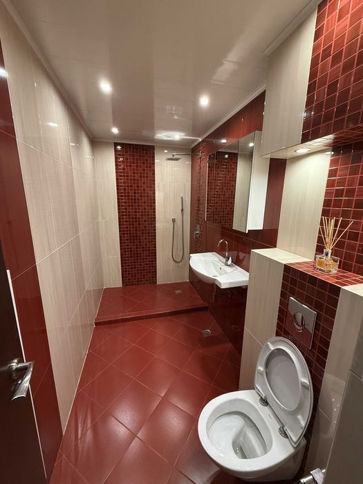 Дава се под наем Двустаен апартамент в София, Люлин 2 - 71 кв.м за 665 € - Снимка #2