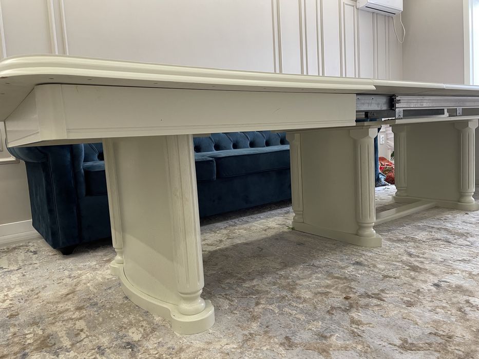 Стол для гостиной