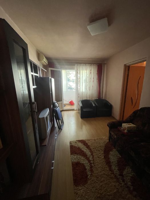 Vand apartament 3 camere