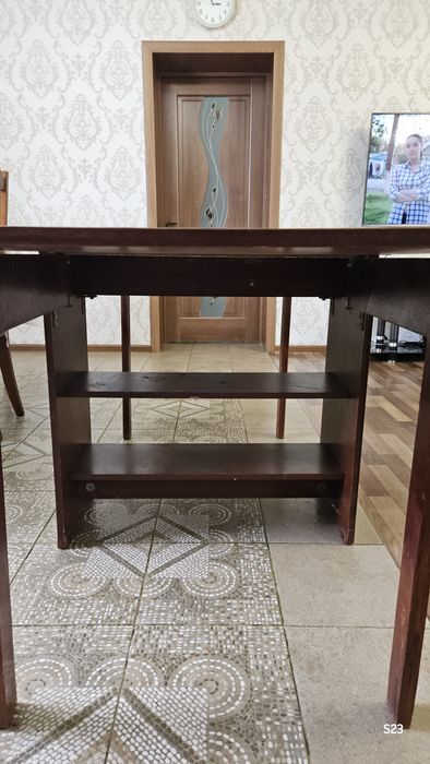 Стол обеденный гостинный