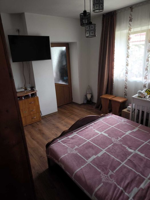 Casa de vanzare husi