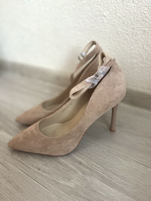 Стилни велурени токчета