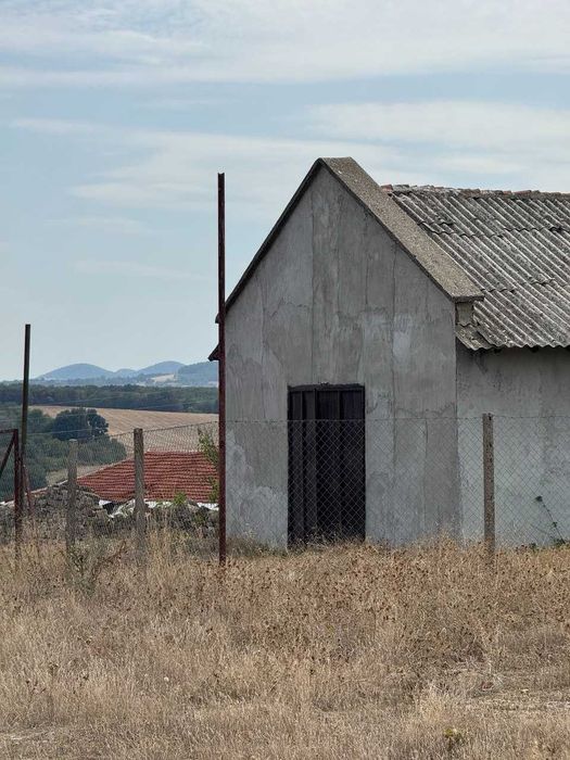 селскостопански имот с обор и къща- Мандра, обл. Хасково