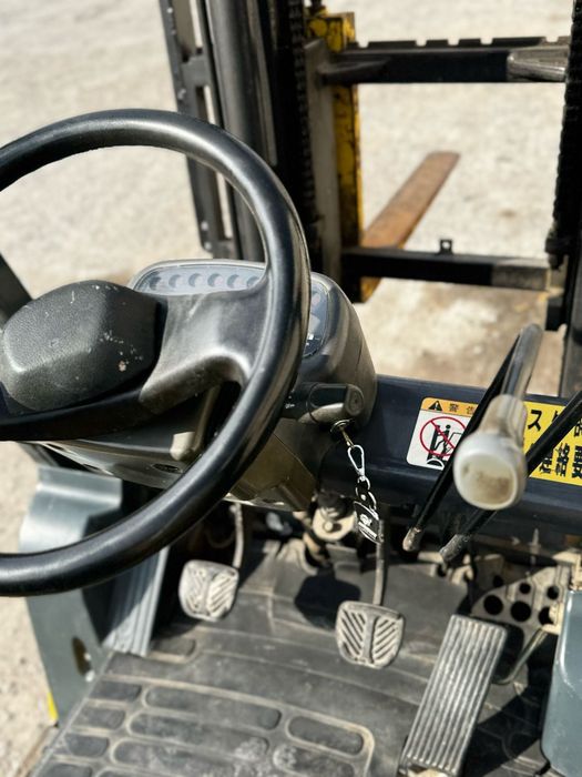 Вилочный погрузчик