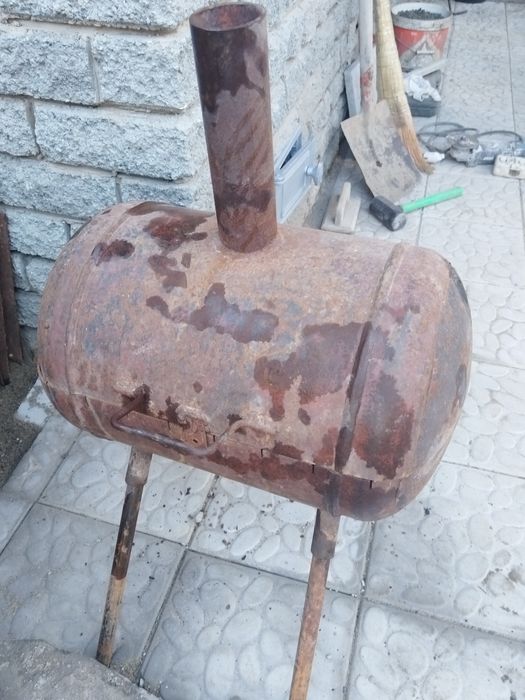 Продам мангал, ножки сборные.