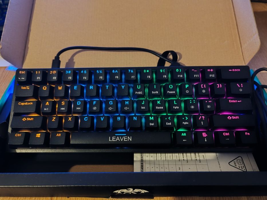 Tastatura gaming mecanica iluminata RGB K620