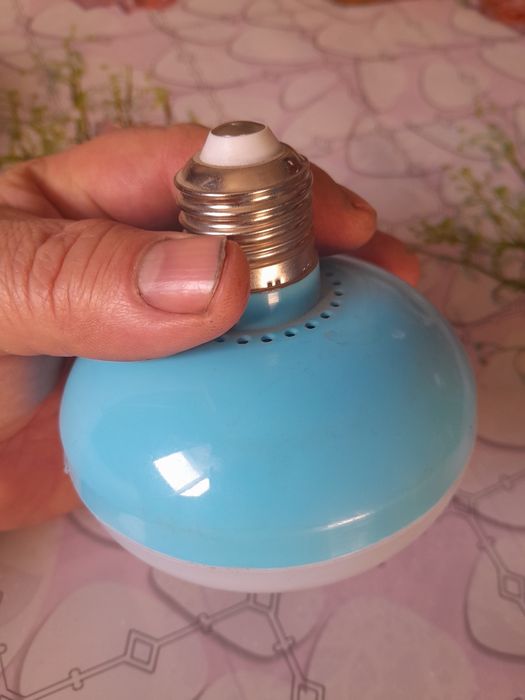 Лампочка с блютузом и цветомузыкой