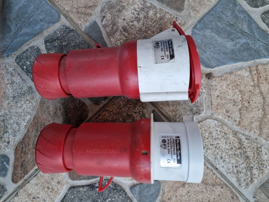 Prize cu fisa 32A/400V, noi.