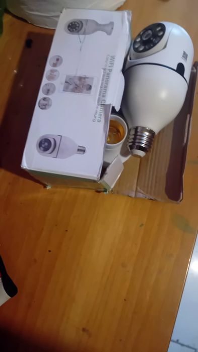 Cameră video cu filet