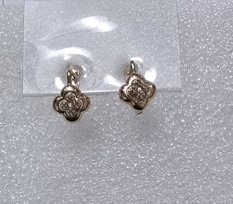 Бриллиантики   золотые.