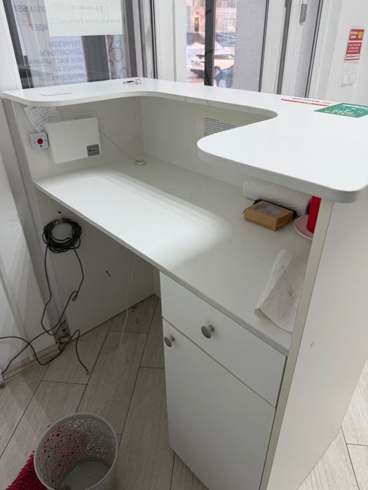 Продам стойка рецепшн