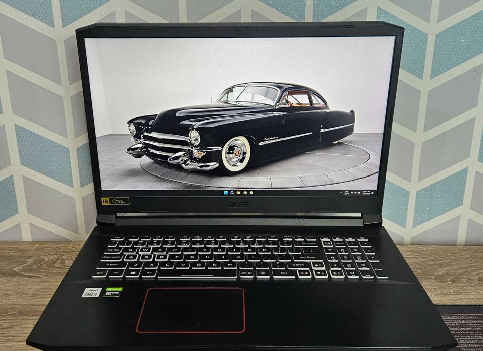 Продавам Acer Nitro 5 – i7, 17,3inch, 16GB RAM, GTX 1660 Ti