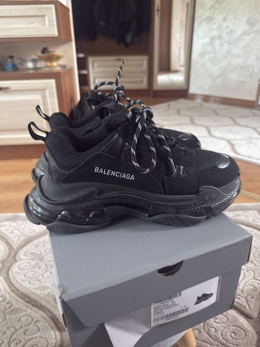 Balenciaga Triple S Black