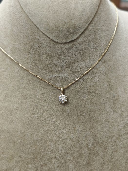 Lanț cu pandantiv aur 9k 1.88gr cu diamante naturale (r)