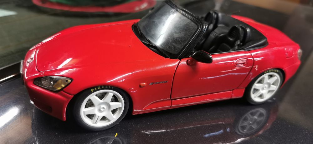 Модели на колички 1:18 мащаб