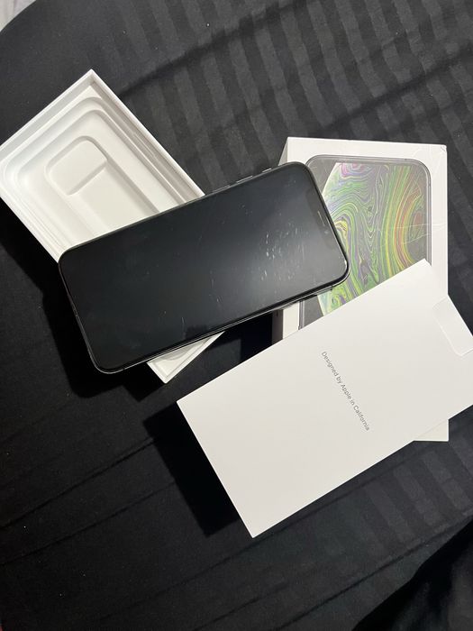 Vand Iphone Xs negru stare buna