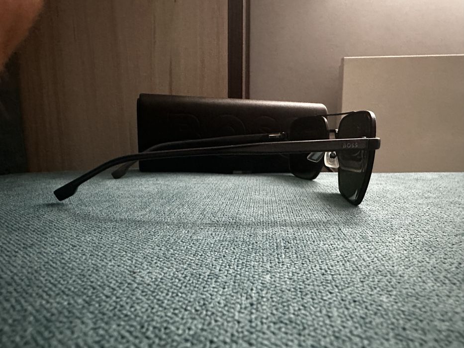 Слънчеви очила BOSS с гаранция