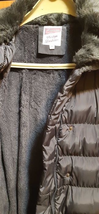 Geaca lunga vatuita , cu gluga