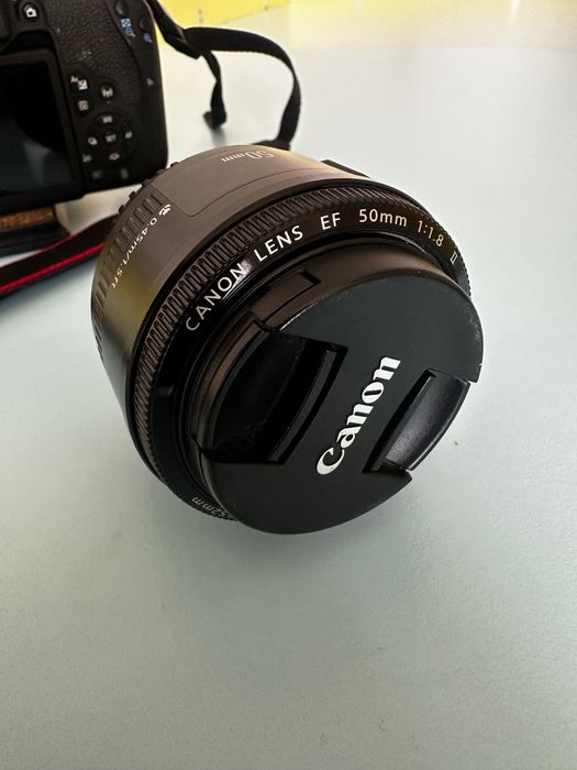 Фотоапарат Canon EOS 800D +2 обектива+ аксесоари