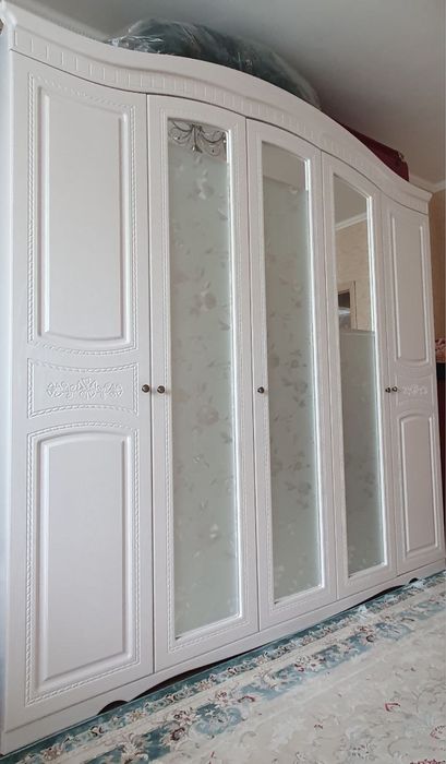 Продам мебельный шкаф