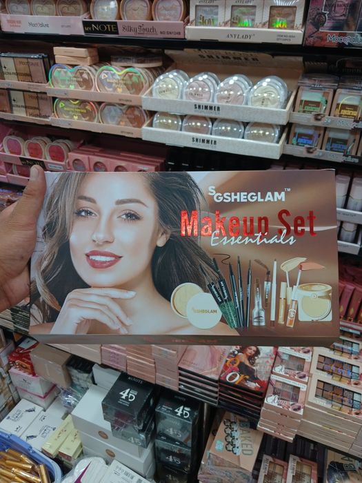 MAKEUP SET brandidan  " Sheglam " naborimiz keldi.Bu nabor faqat bizda