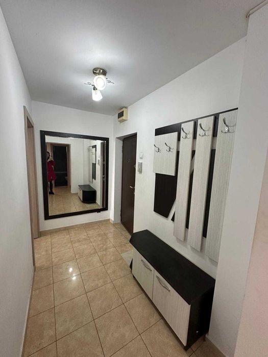 Inchiriez apartament 3 camere - Centru