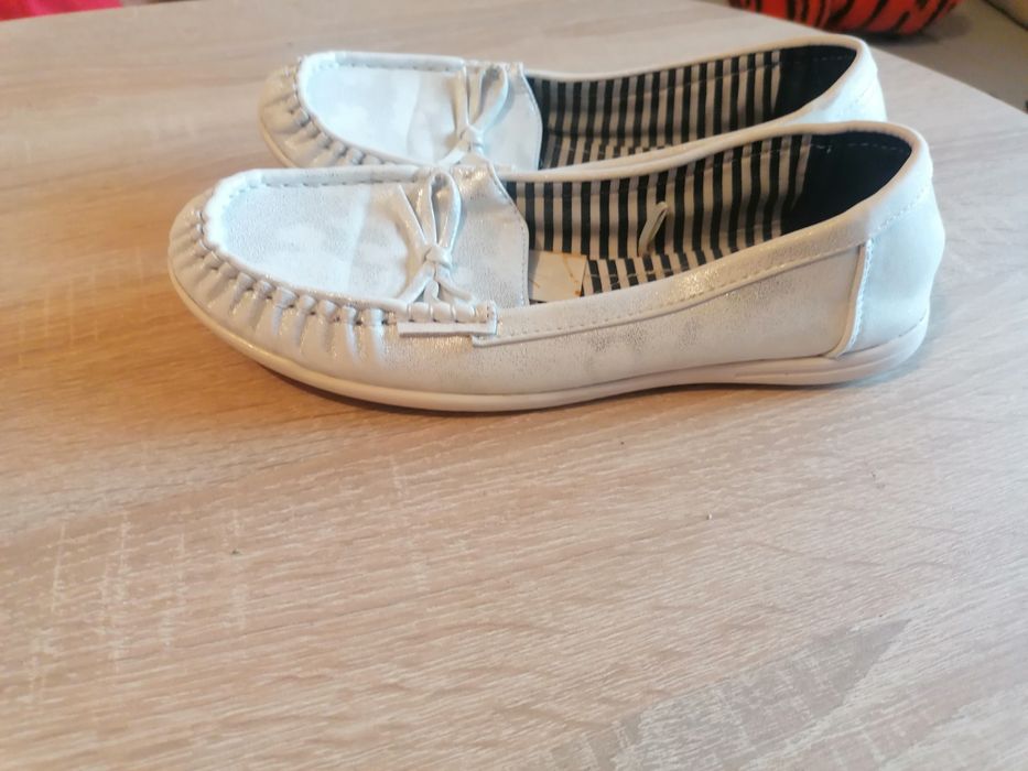 Ниски обувки 37 номер