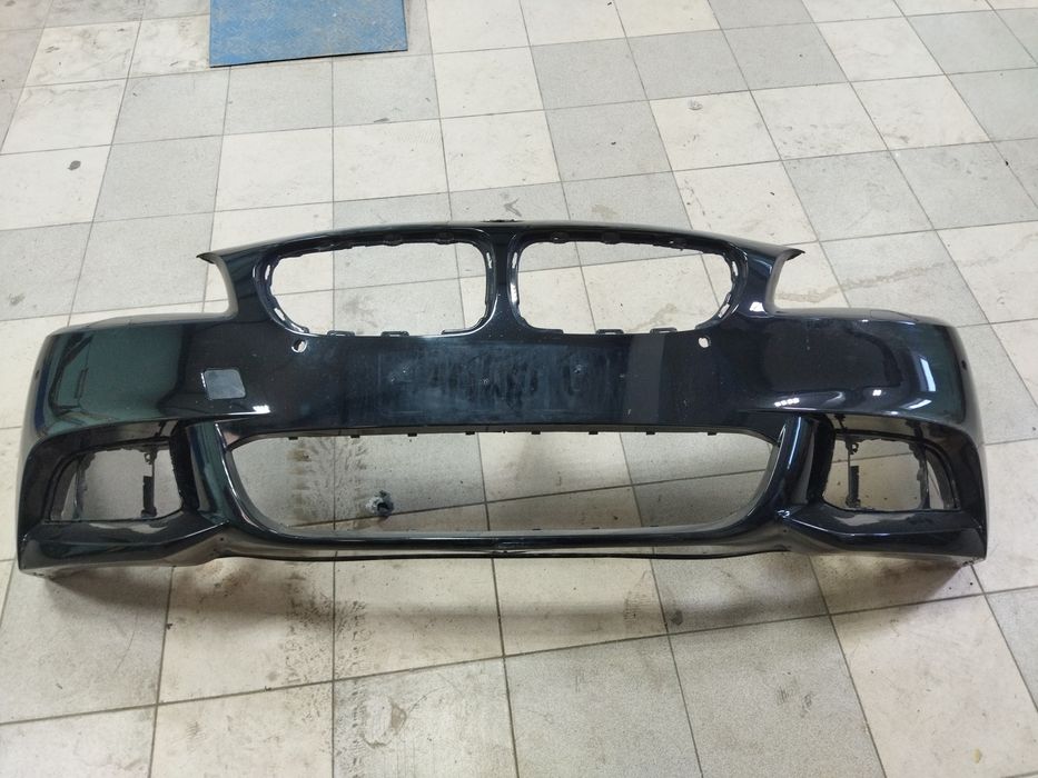 Продам бампер на БМВ ф10