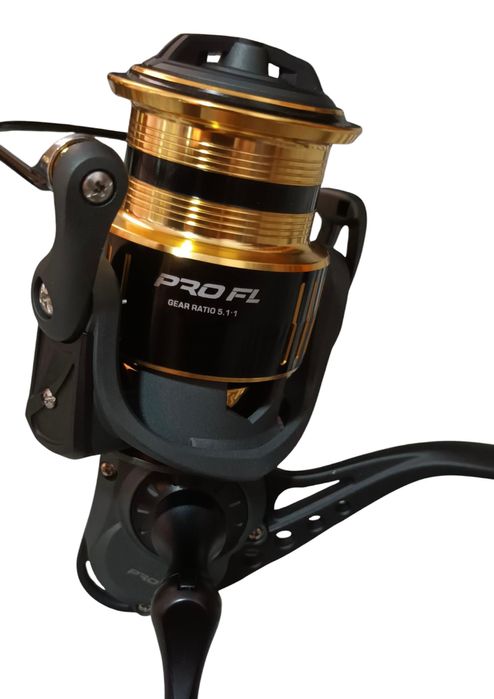 SET 2 Mulinete Pro FL Strategist River Feeder&crap 6000s