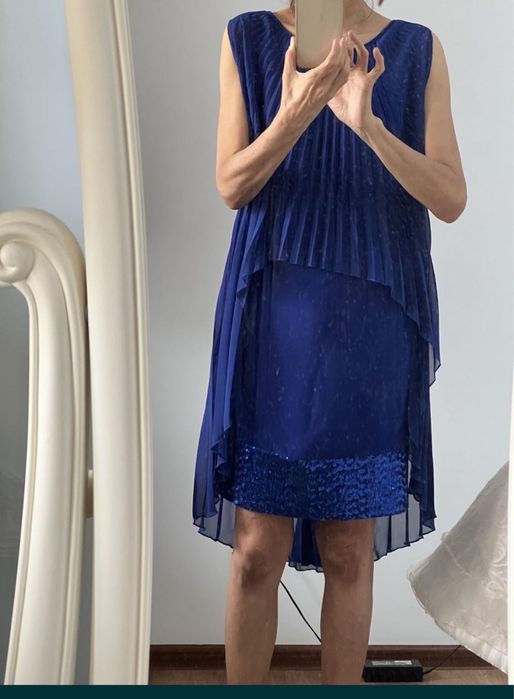 Продам нарядные платья