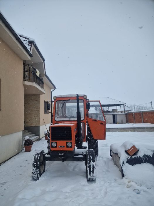 Vand tractor fiat 570 in stare foarte buna de functionare