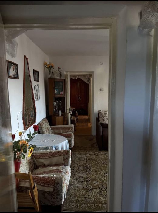 Vand Apartamet cu 3 Camere