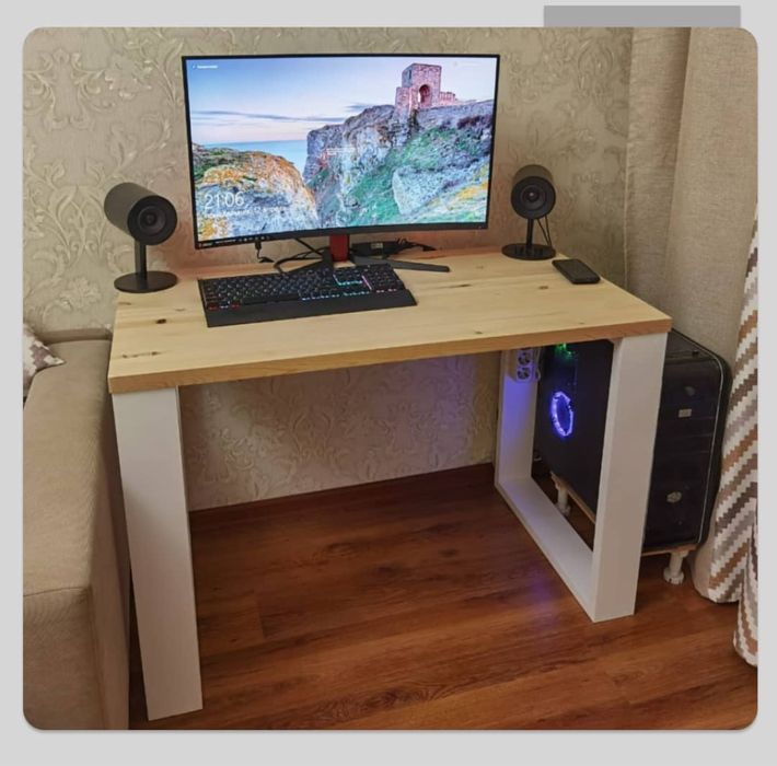 Стол деревянный письменный