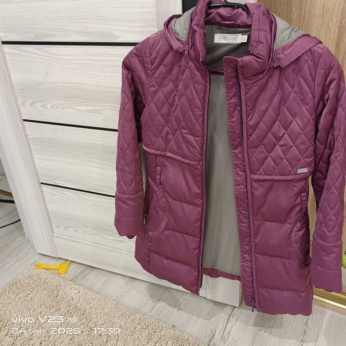 Срочно продам куртку осень весна