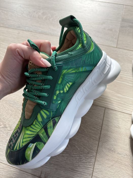 Versace chain reaction