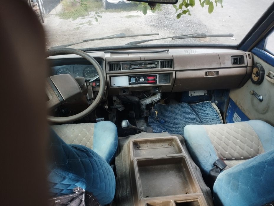 Продам Nissan vaneta