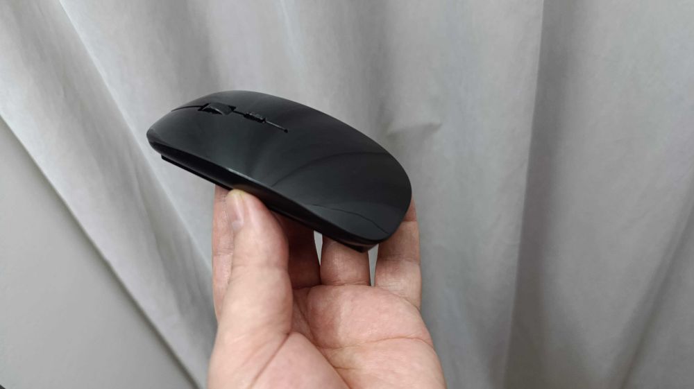 Vând tastatura CANYON cu mouse