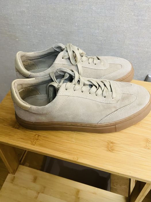 Бежови маратонки Oysho размер 39