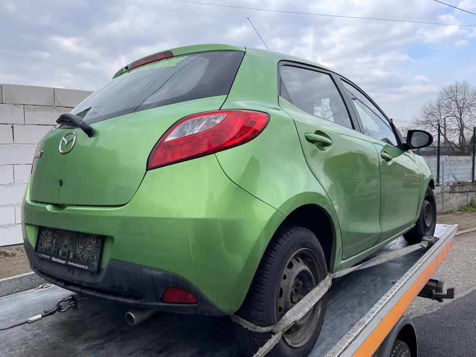Mazda 2/Мазда 2 на части