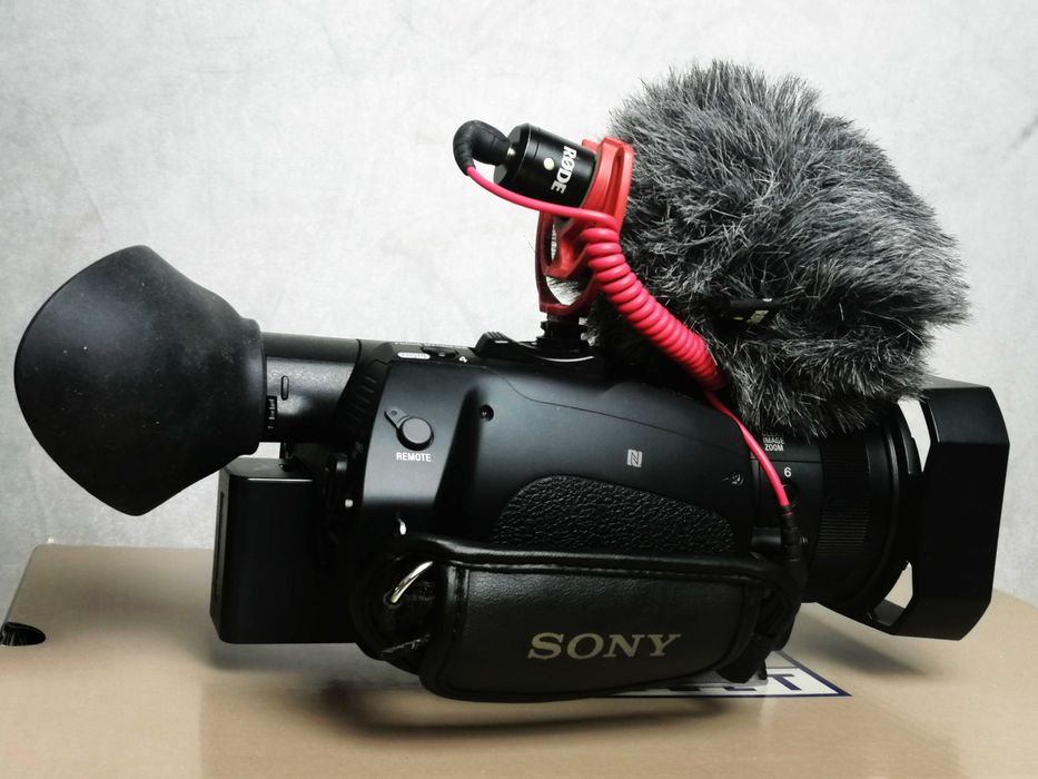 Sony FDR-AX700 - Camera video 4K