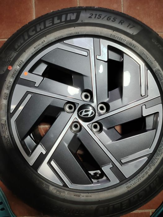 Jante pe 17 cu anvelope noi, senzori, capace  Hiunday Tucson  2025.