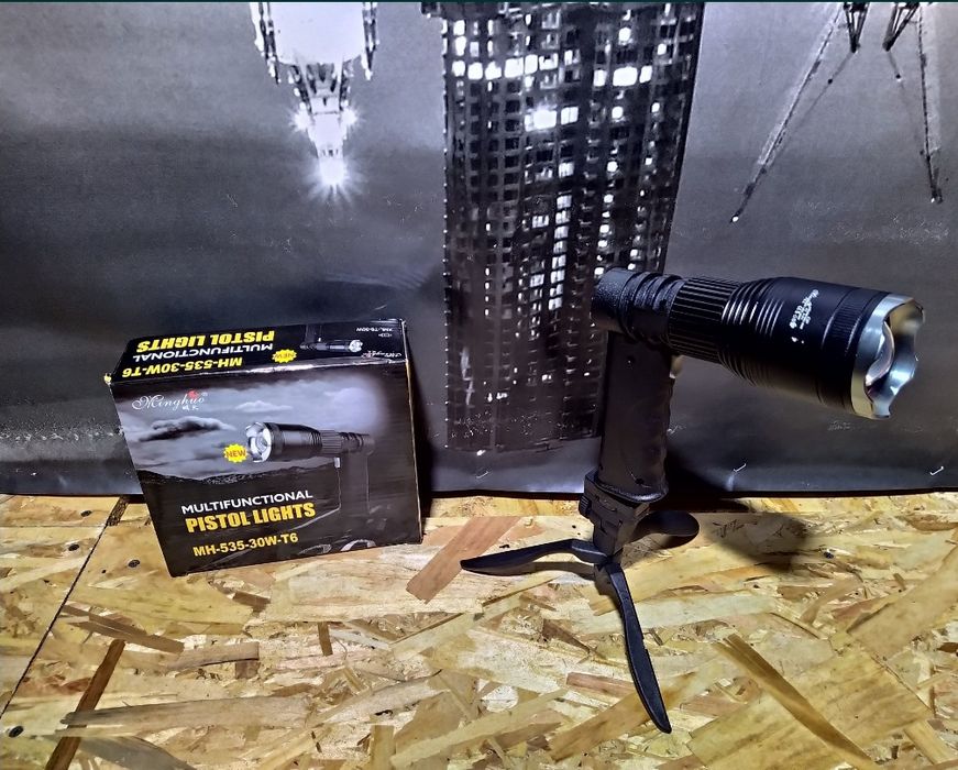 Lanterna led XML T6 - 30W Cu Trepied Pentru Pescuit, Camping etc.