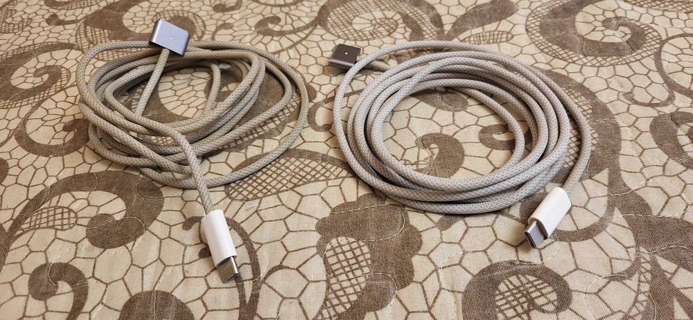Cablu alimentare Apple MacBook USB-C cu Magsafe 3, 2m 85 lei bucata