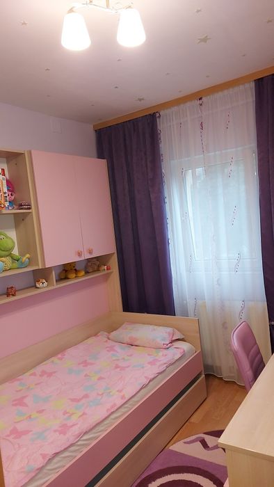 Vând Mobila tineret