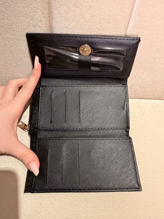 Portofel GUCCI-culoare neagră, mare